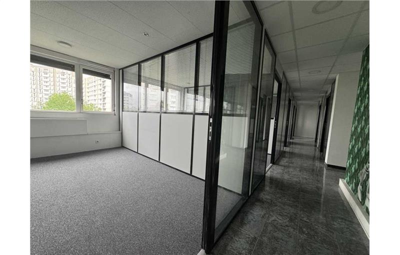 Vente de bureau de 470 m² à Villeurbanne - 69100 photo - 1