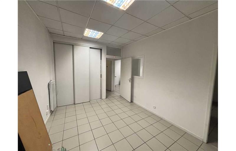 Local commercial en vente de 45 m² à Bordeaux - 33000 photo - 1