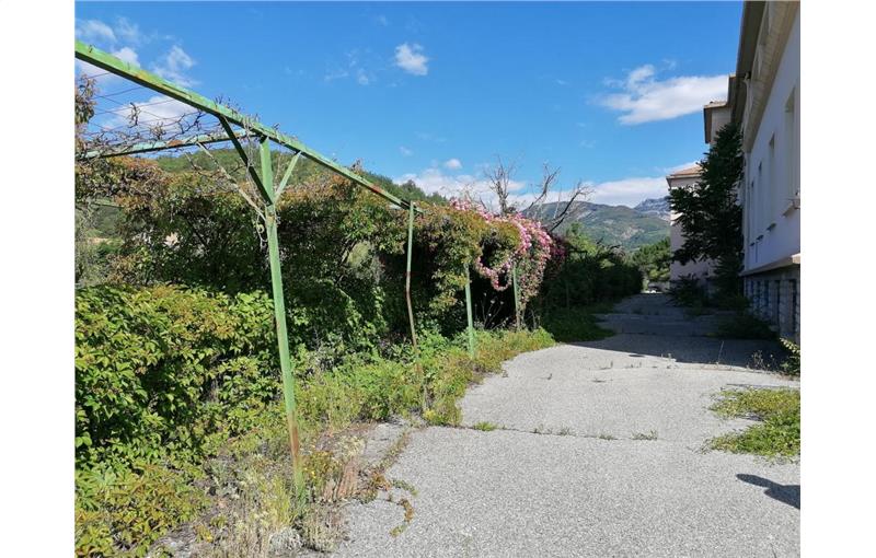 Vente de local commercial de 3 145 m² à Castellane - 04120 photo - 1