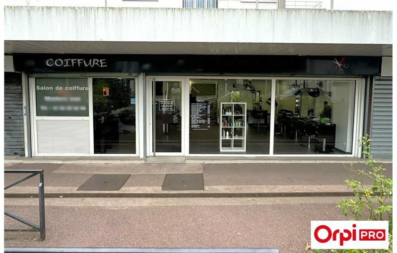 Fonds de commerce coiffure beauté bien être en vente à Chilly-Mazarin - 91380 photo - 1