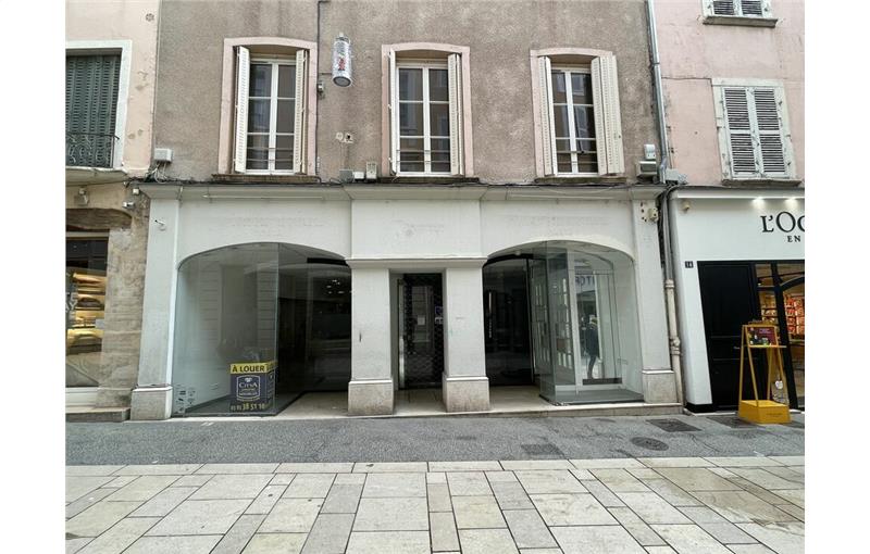 Vente de local commercial de 152 m² à Mâcon - 71000 photo - 1