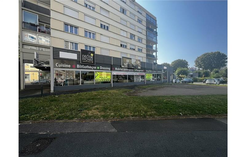 Vente de local commercial de 456 m² à Mâcon - 71000 photo - 1