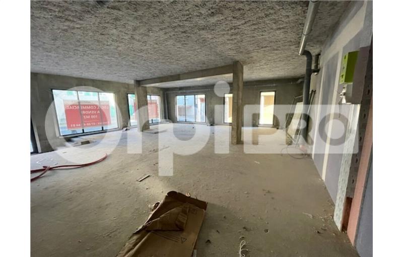 Vente de local commercial de 94 m² à Montmerle-sur-Saône - 01090 photo - 1