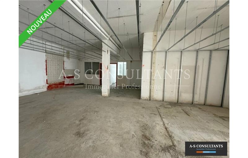 Vente de local commercial de 192 m² à Nîmes - 30000 photo - 1