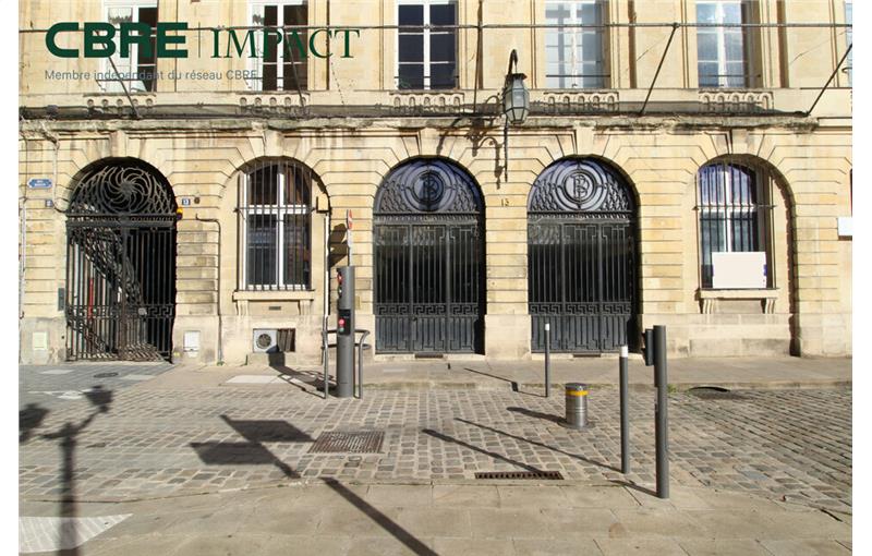 Vente de local commercial de 630 m² à Reims - 51100 photo - 1