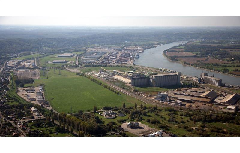 Local commercial à acheter de 80 000 m² à Rouen - 76000 photo - 1