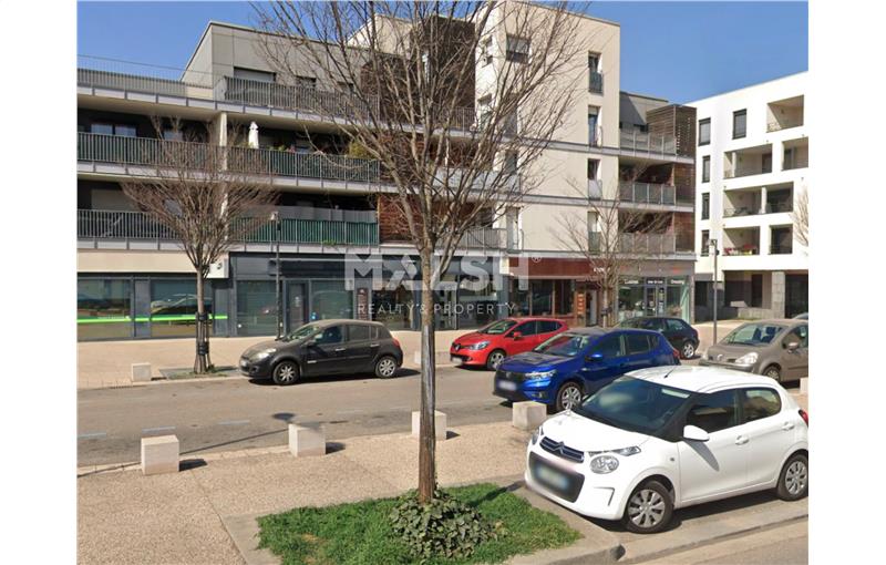 Local commercial en vente de 137 m² à Sathonay-Camp - 69580 photo - 1