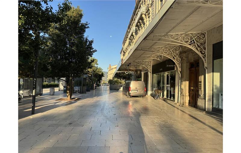 Vente de local commercial de 62 m² à Valence - 26000 photo - 1