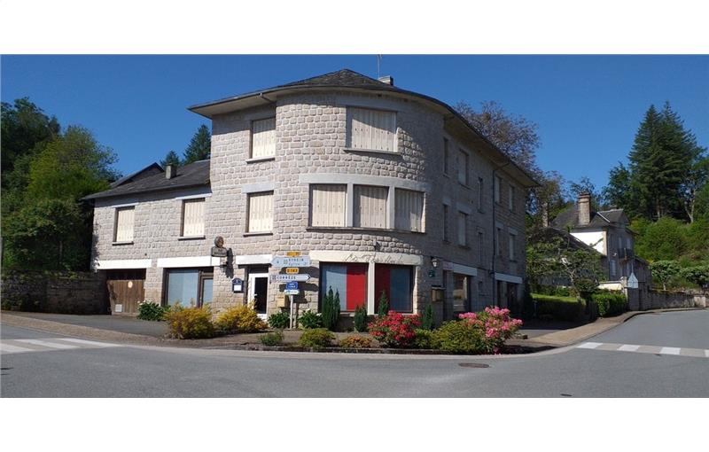 Vente de local commercial de 456 m² à Vitrac-sur-Montane - 19800 photo - 1