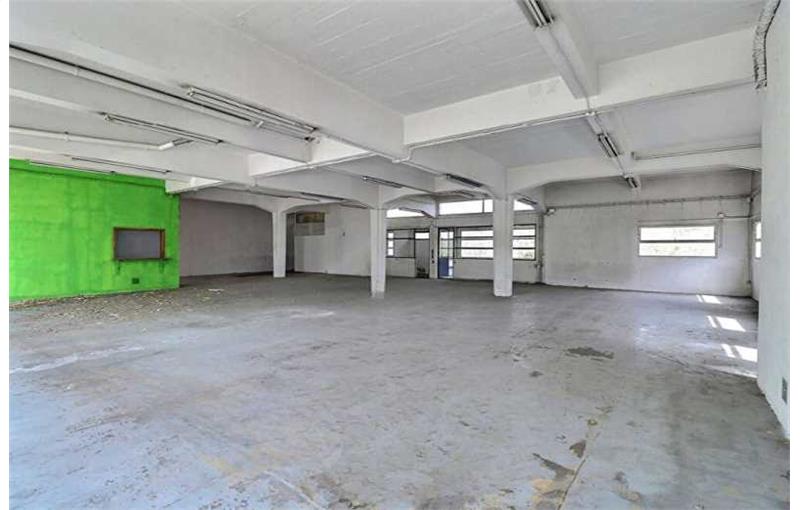 Vente d'entrepôt de 680 m² à Alès - 30100 photo - 1