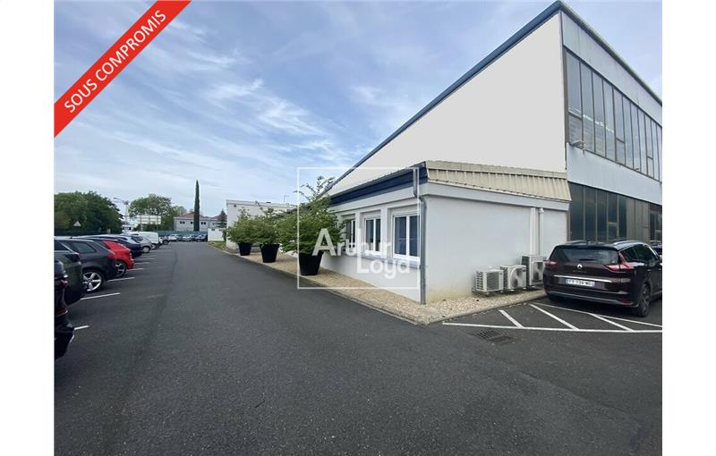 Achat d'entrepôt de 3 500 m² à Brie-Comte-Robert - 77170 photo - 1