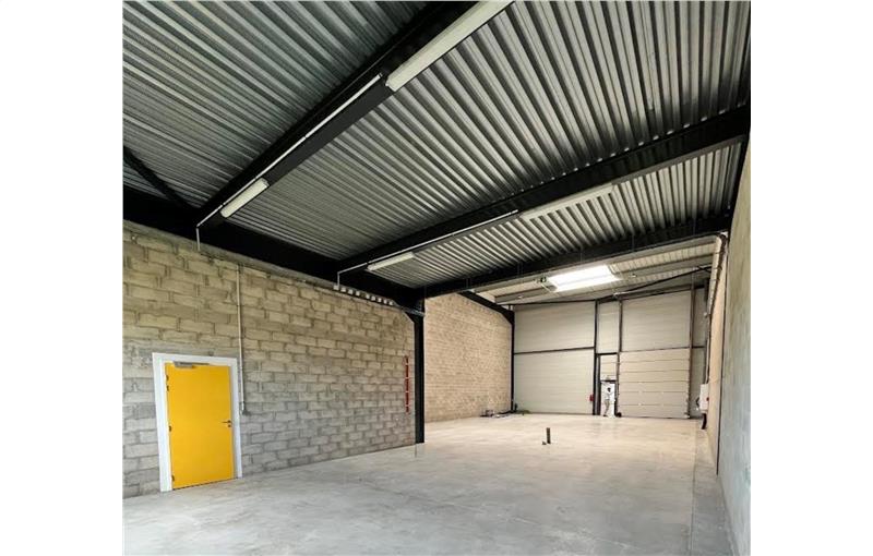 Vente d'entrepôt de 380 m² à Chanteloup-les-Vignes - 78570 photo - 1