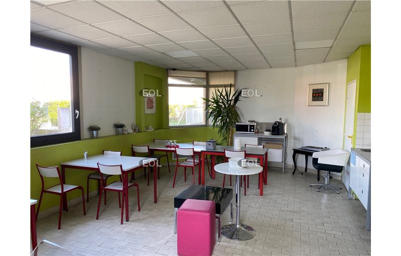 Vente d'entrepôt de 2 950 m² à Combs-la-Ville - 77380 photo - 1