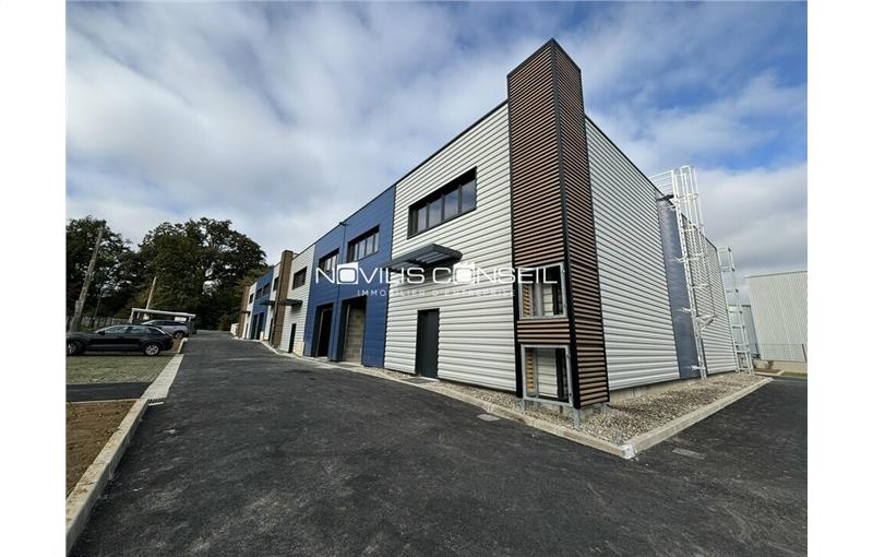 Vente d'entrepôt de 1 795 m² à Cornebarrieu - 31700 photo - 1