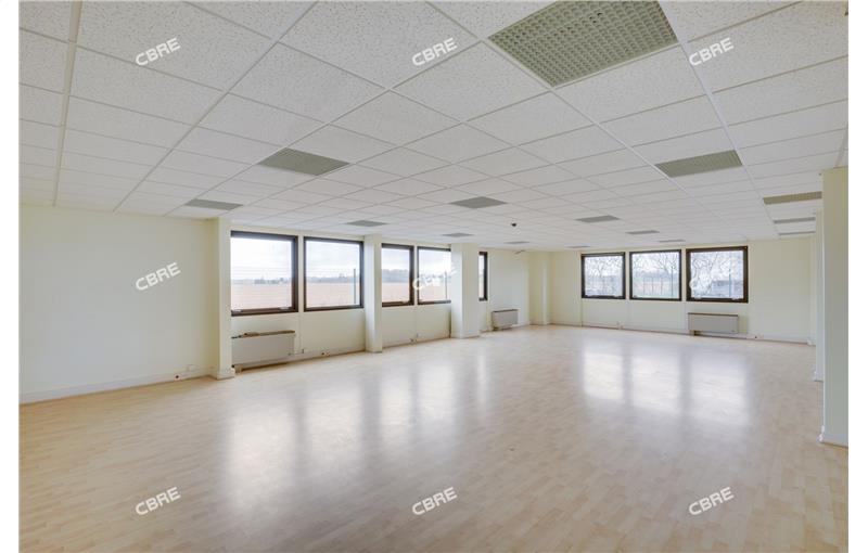 Entrepôt en vente de 1 500 m² à Égly - 91520 photo - 1