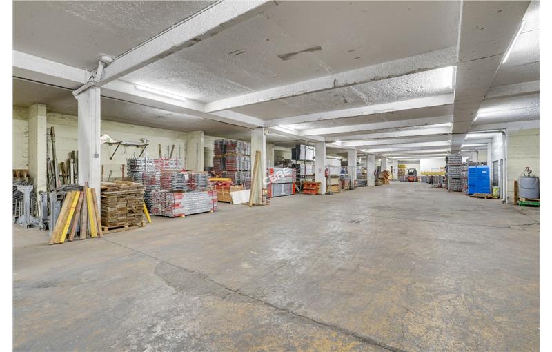 Vente d'entrepôt de 2 700 m² à Ivry-sur-Seine - 94200 photo - 1