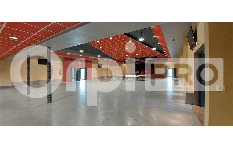 Vente d'entrepôt de 743 m² à Liancourt - 60140 photo - 1