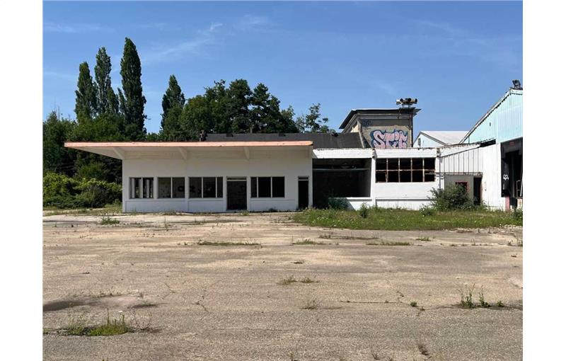 Vente d'entrepôt de 13 342 m² à Limetz-Villez - 78270 photo - 1