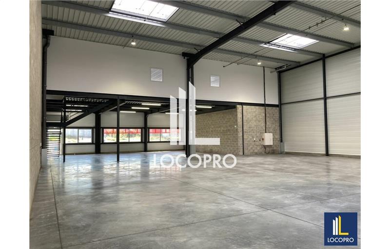 Achat d'entrepôt de 1 555 m² à Marignane - 13700 photo - 1