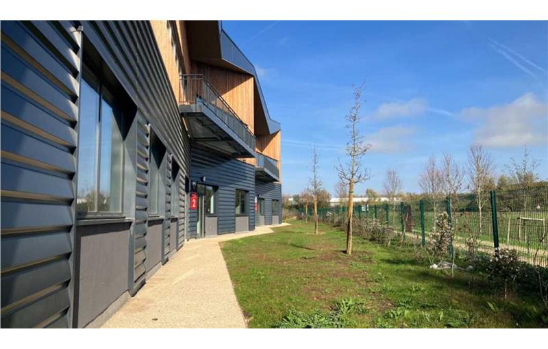 Achat d'entrepôt de 5 274 m² à Moissy-Cramayel - 77550 photo - 1