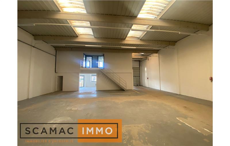 Vente d'entrepôt de 300 m² à Moissy-Cramayel - 77550 photo - 1