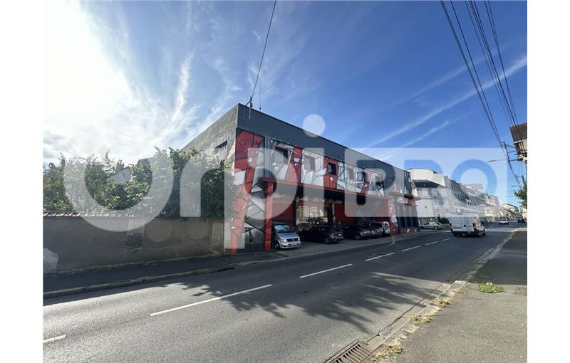 Entrepôt à acheter de 2 350 m² à Nevers - 58000 photo - 1