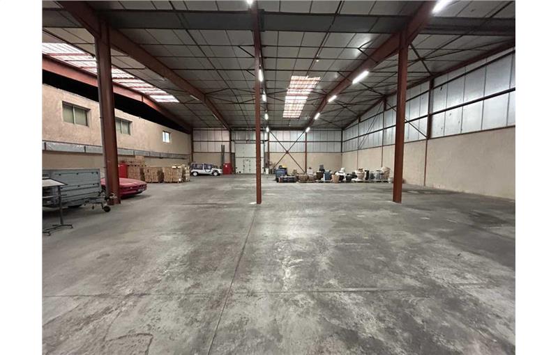 Vente d'entrepôt de 1 600 m² à Perpignan - 66000 photo - 1