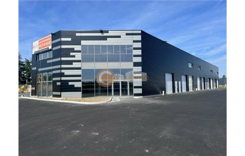 Vente d'entrepôt de 1 533 m² à Poitiers - 86000 photo - 1