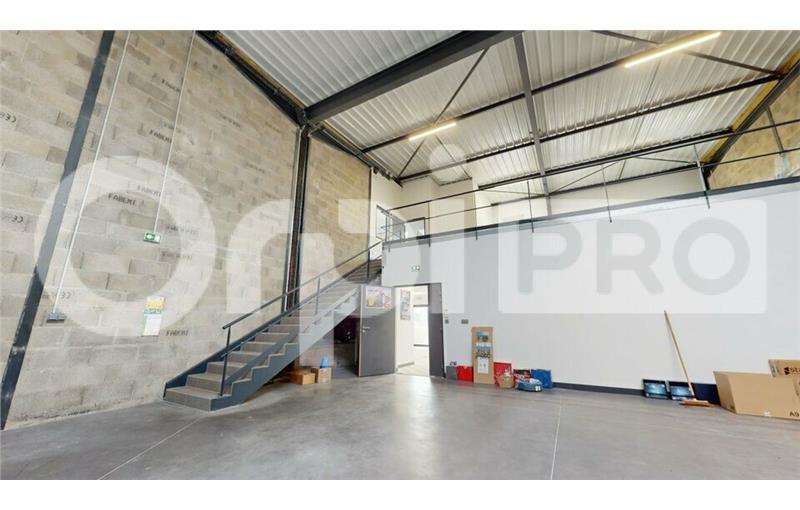 Vente d'entrepôt de 445 m² à Saint-André-de-Corcy - 01390 photo - 1