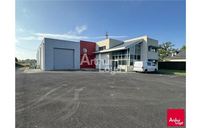 Vente d'entrepôt de 855 m² à Saint-Aubin-des-Landes - 35500 photo - 1