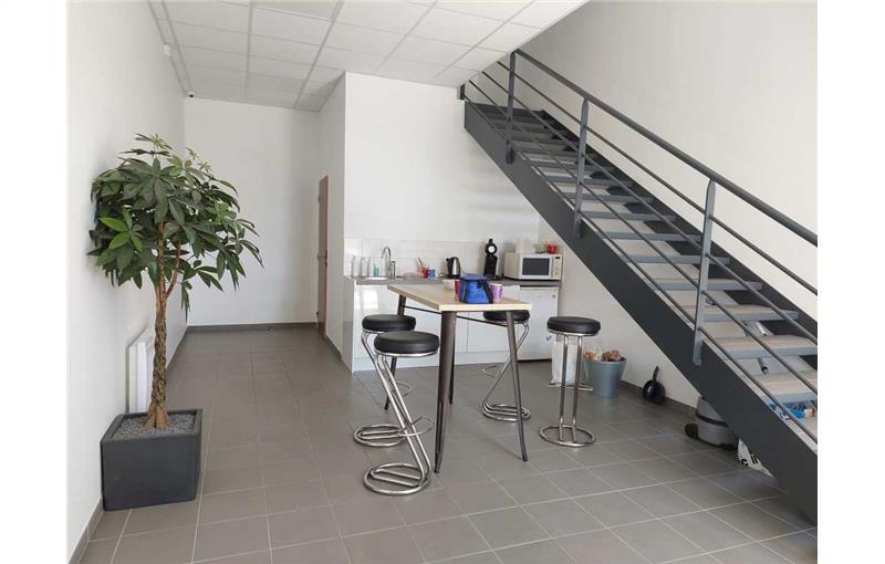 Entrepôt en vente de 428 m² à Saint-Cyr-l'École - 78210 photo - 1