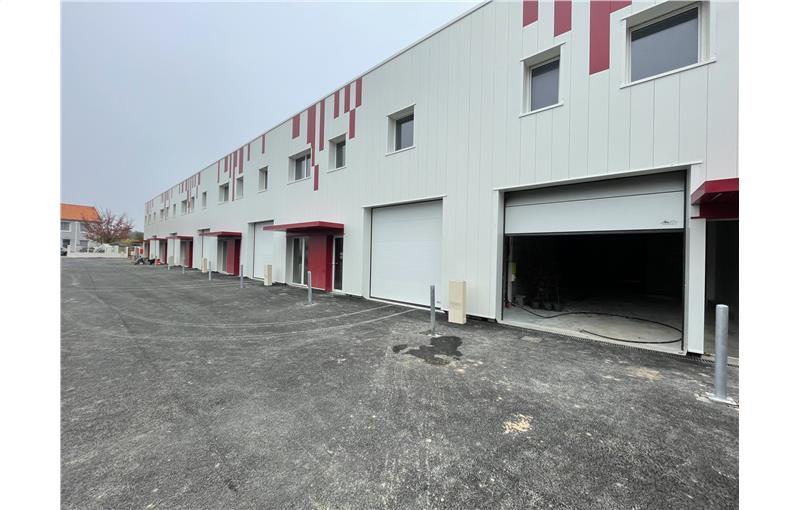 Entrepôt en vente de 1 697 m² à Saint-Herblain - 44800 photo - 1