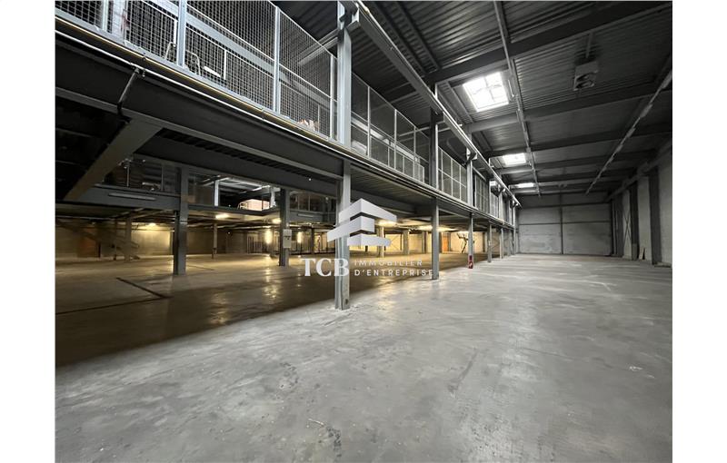 Vente d'entrepôt de 4 750 m² à Saint-Herblain - 44800 photo - 1