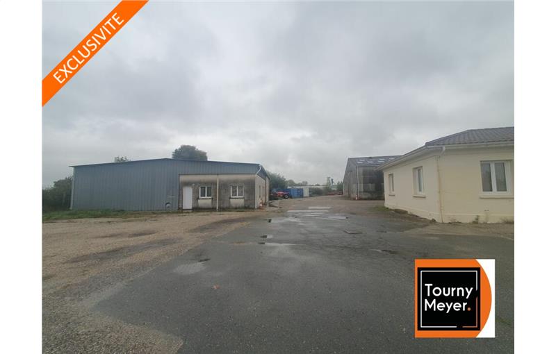 Vente d'entrepôt de 1 442 m² à Saint-Louis-de-Montferrand - 33440 photo - 1