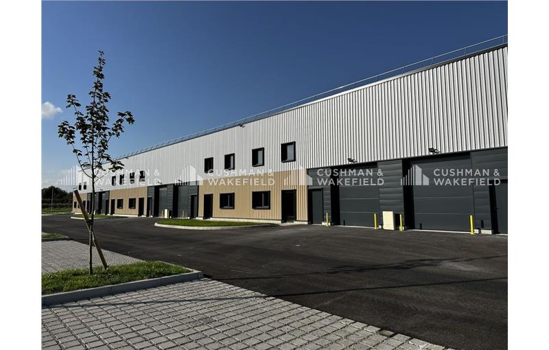 Entrepôt à acheter de 3 261 m² à Sarrebourg - 57400 photo - 1