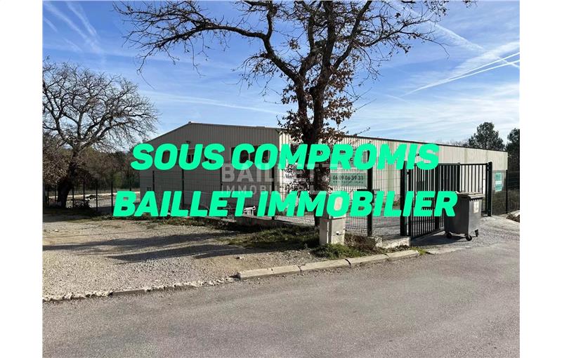 Vente d'entrepôt de 1 511 m² à Seillans - 83440 photo - 1