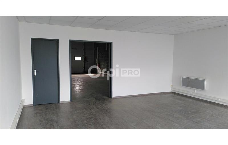 Entrepôt à acheter de 150 m² à Serres-Castet - 64121 photo - 1