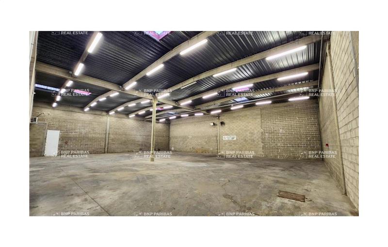 Entrepôt en vente de 911 m² à Torcy - 77200 photo - 1