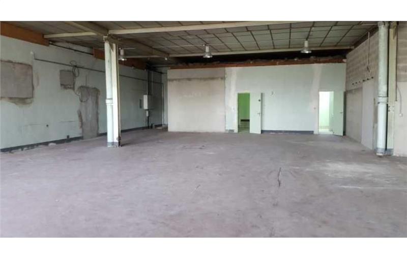 Entrepôt à vendre de 1 385 m² à Vaux-le-Pénil - 77000 photo - 1