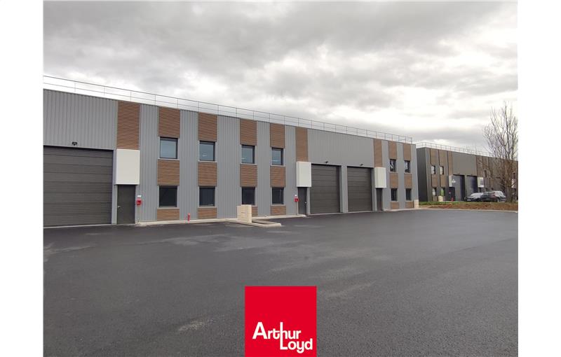 Entrepôt à acheter de 2 032 m² à Villefranche-sur-Saône - 69400 photo - 1