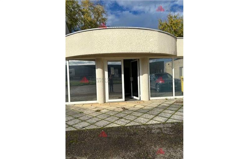 Entrepôt en vente de 565 m² à Voray-sur-l'Ognon - 70190 photo - 1