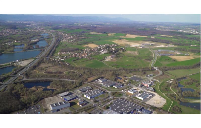 Vente de terrain de 850 000 m² à Montbéliard - 25200 photo - 1